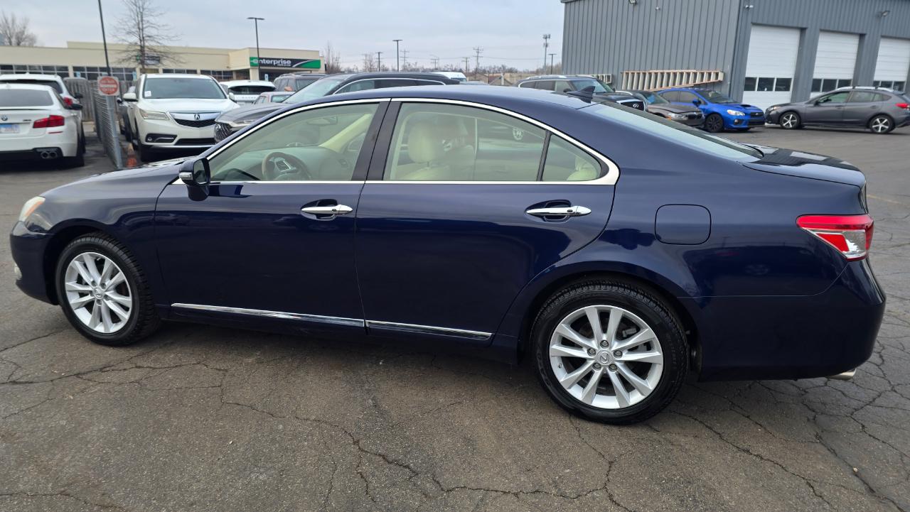 Lexus ES 350 Sedan 2012