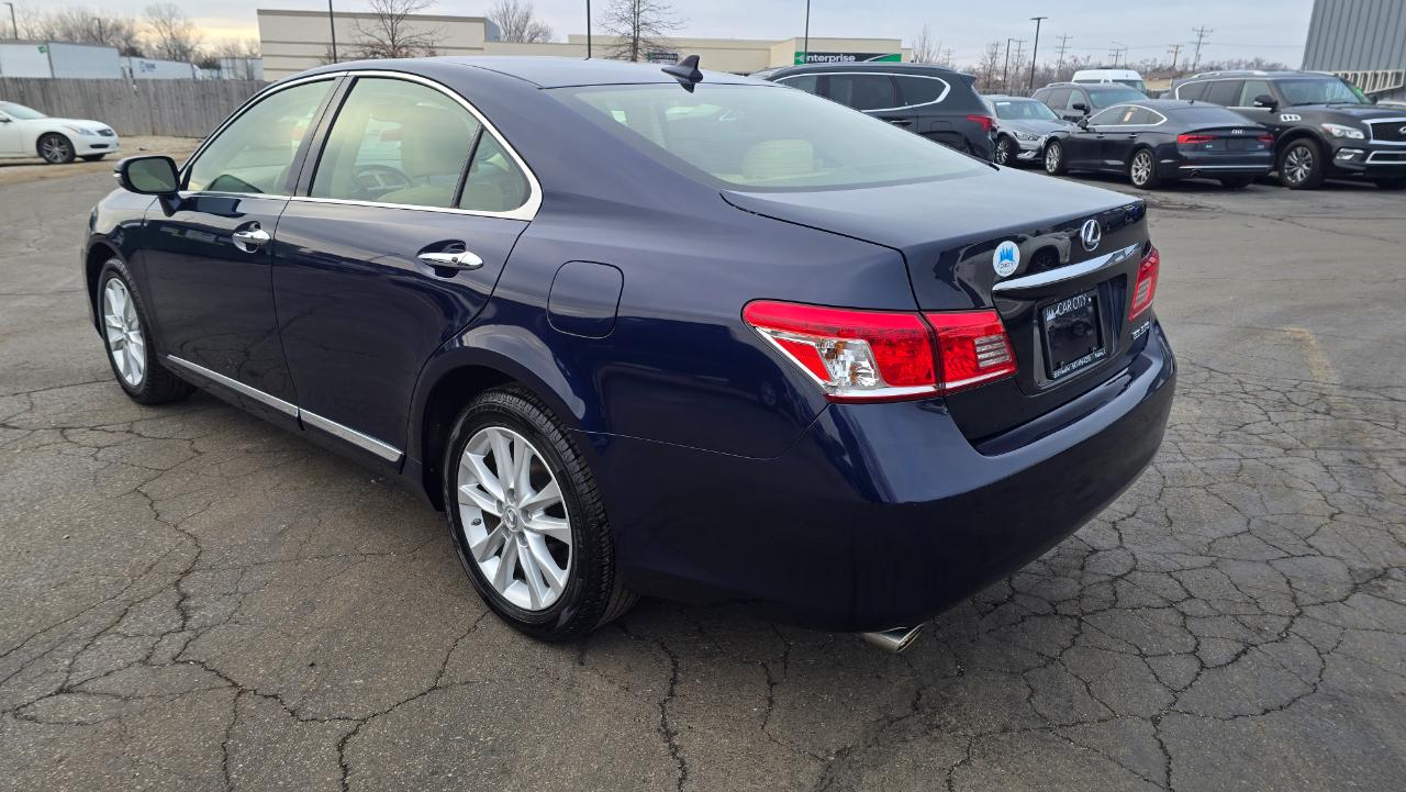 Lexus ES 350 Sedan 2012