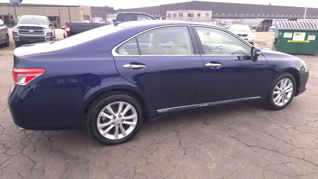 Lexus ES 350 Sedan 2012