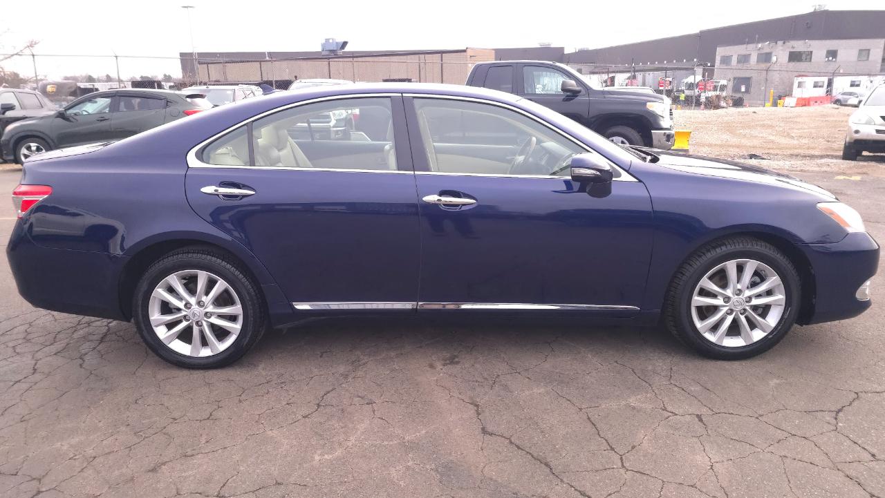 Lexus ES 350 Sedan 2012