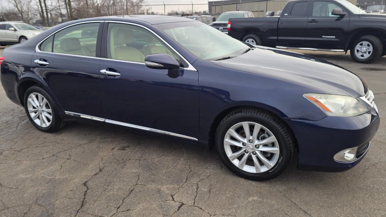 Lexus ES 350 Sedan 2012