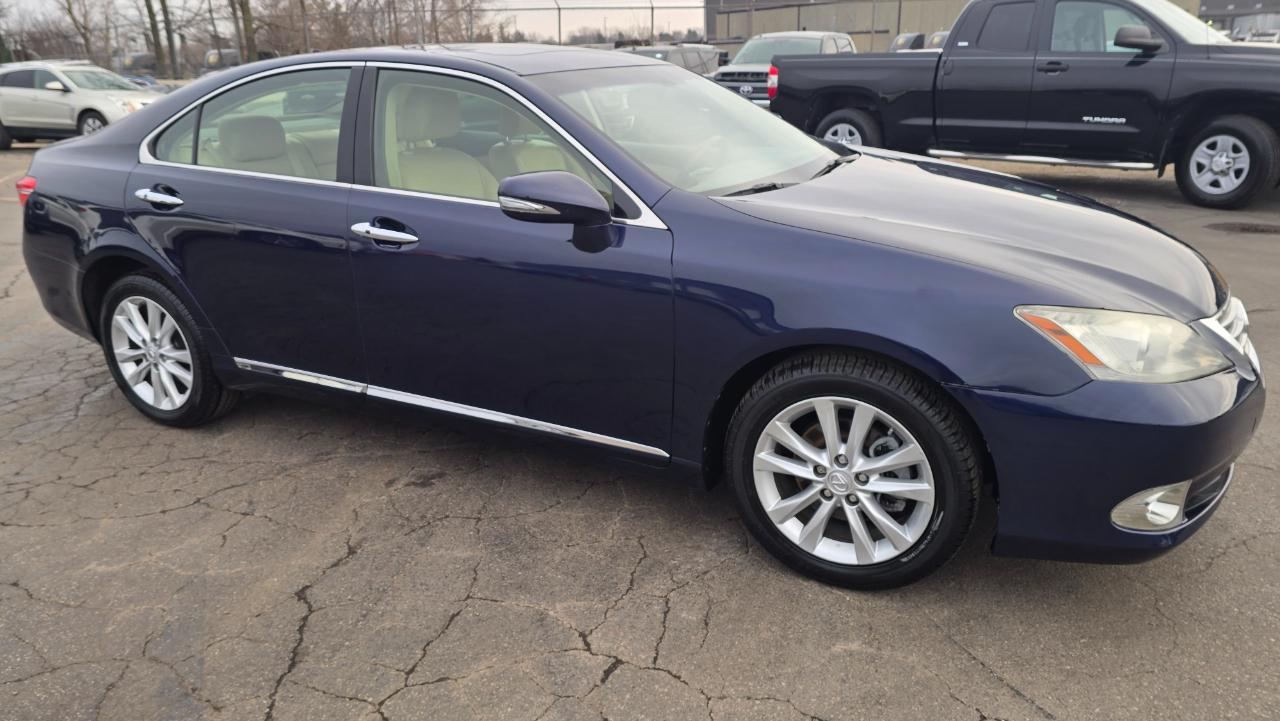 Lexus ES 350 Sedan 2012