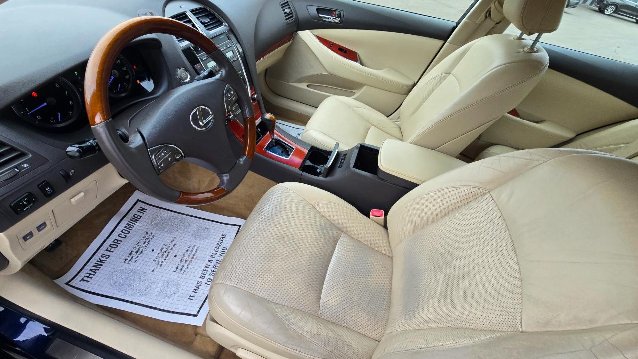 Lexus ES 350 Sedan 2012
