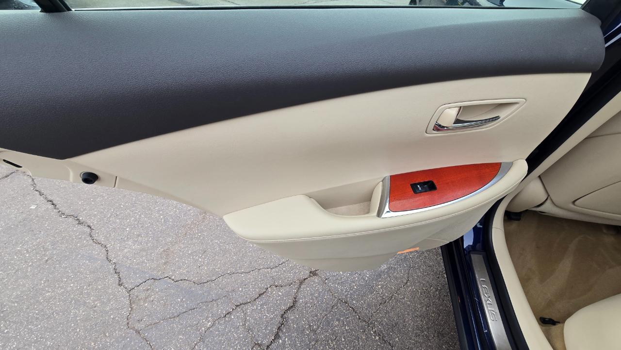 Lexus ES 350 Sedan 2012