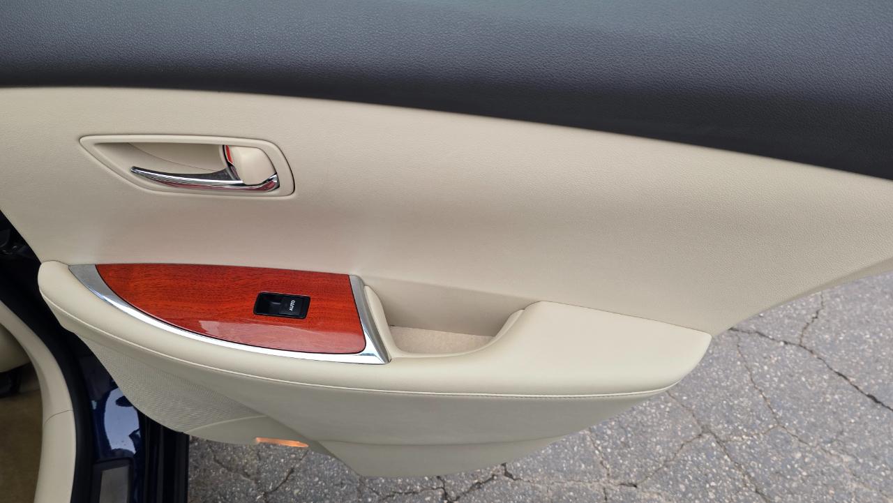 Lexus ES 350 Sedan 2012