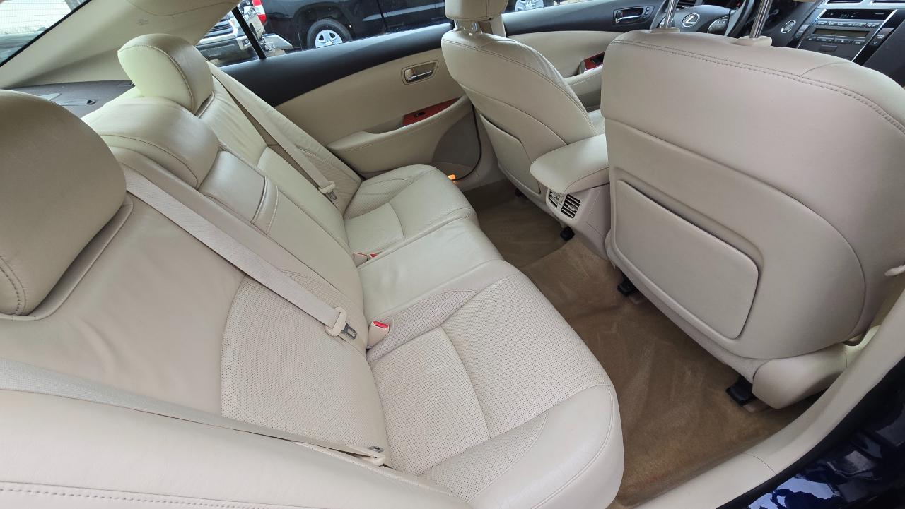 Lexus ES 350 Sedan 2012