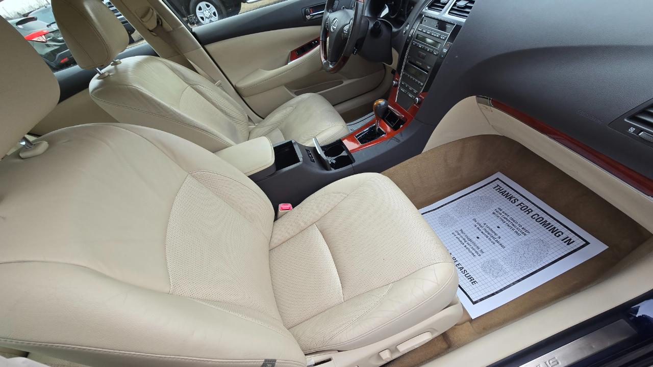 Lexus ES 350 Sedan 2012