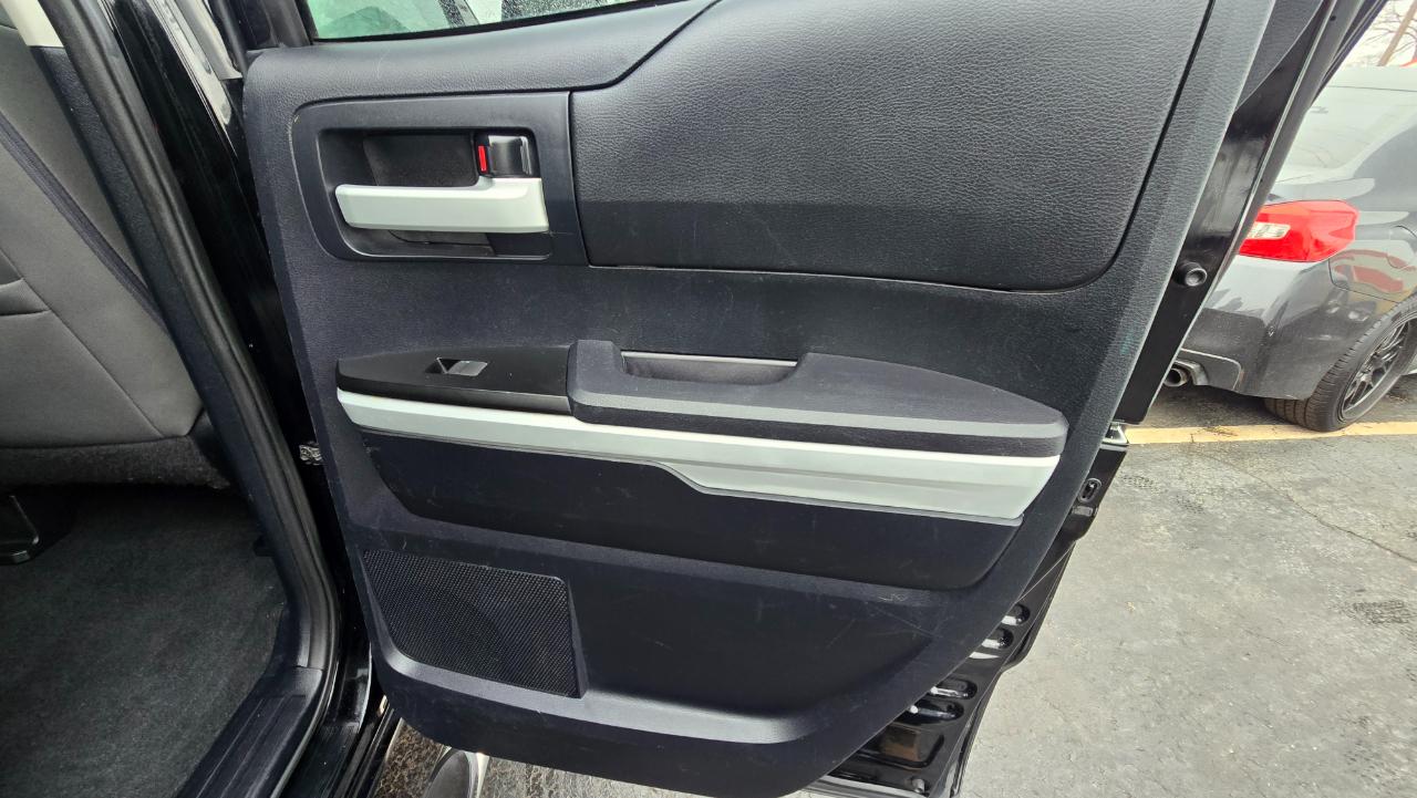 Toyota Tundra SR5 4.6L V8 Double Cab 4WD 2014