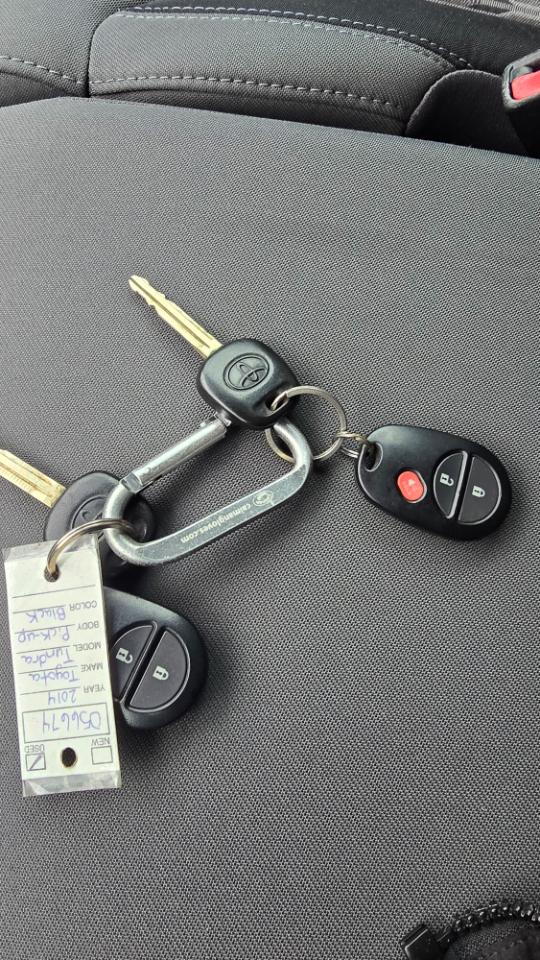 Toyota Tundra SR5 4.6L V8 Double Cab 4WD 2014