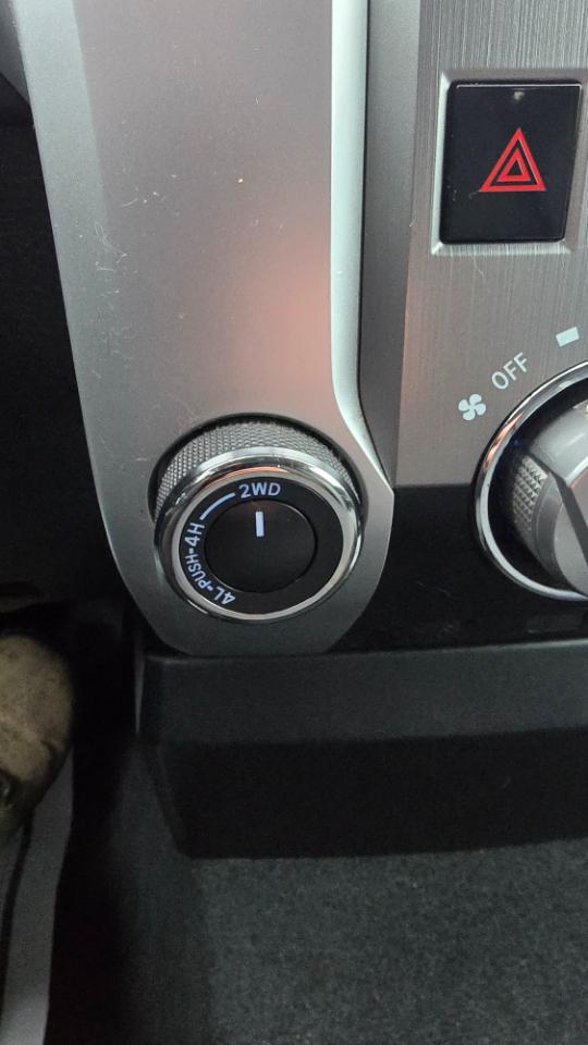 Toyota Tundra SR5 4.6L V8 Double Cab 4WD 2014