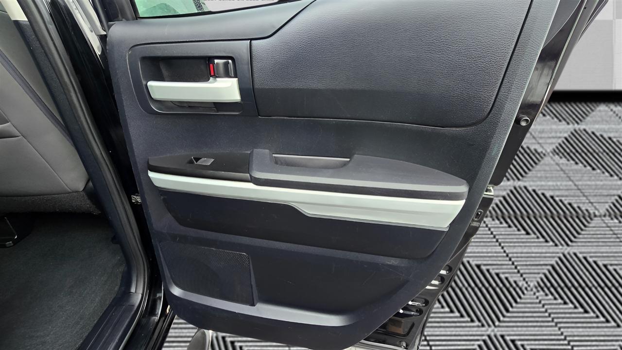 Toyota Tundra SR5 4.6L V8 Double Cab 4WD 2014