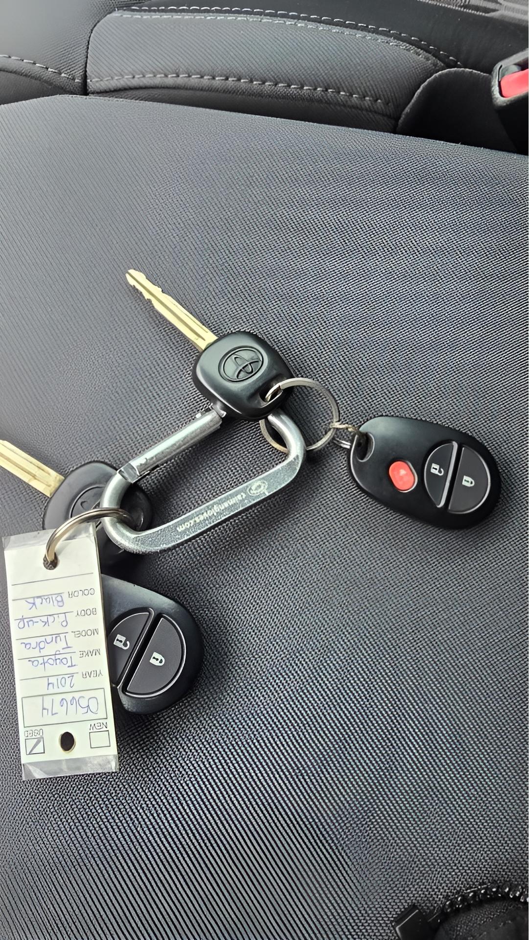 Toyota Tundra SR5 4.6L V8 Double Cab 4WD 2014