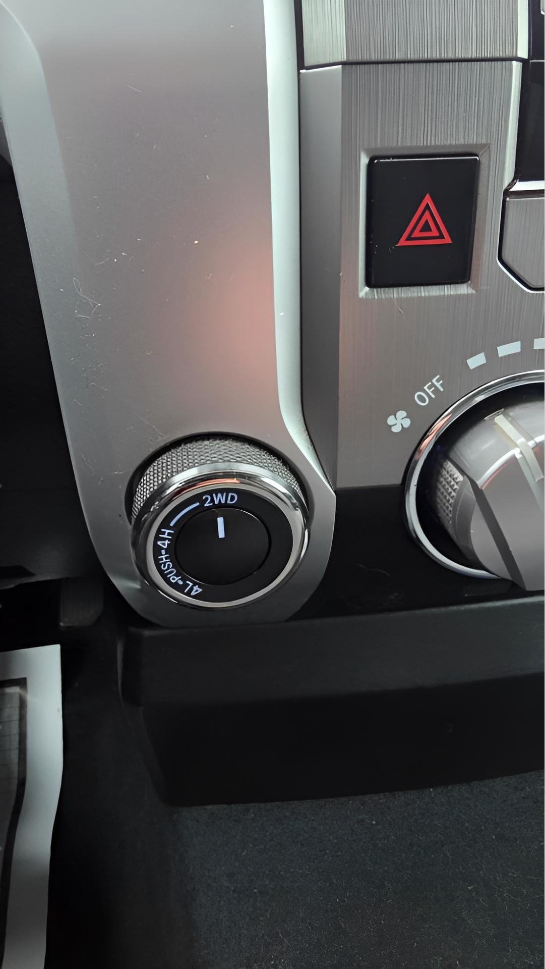 Toyota Tundra SR5 4.6L V8 Double Cab 4WD 2014