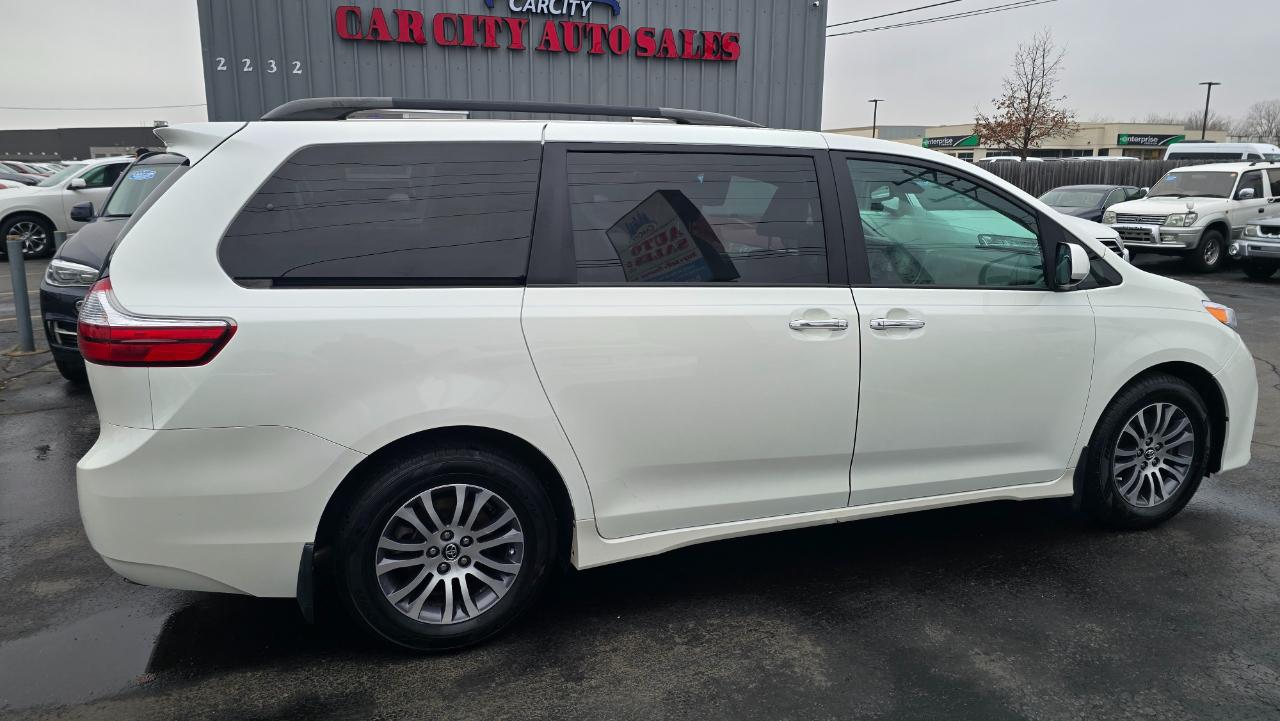 Toyota Sienna Limited Premium 7-Passenger 2018