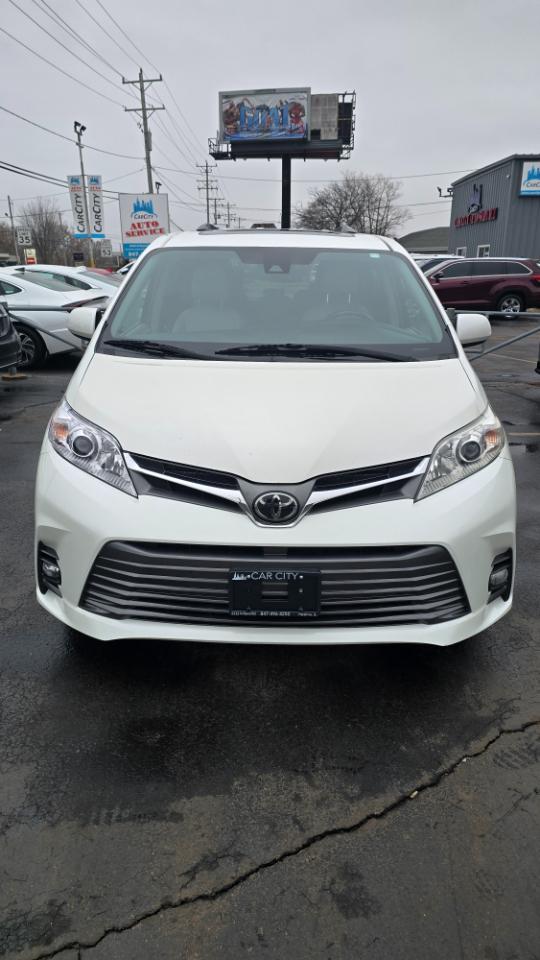 Toyota Sienna Limited Premium 7-Passenger 2018