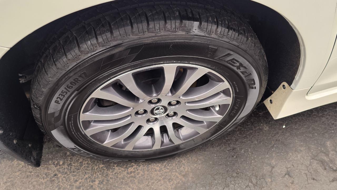 Toyota Sienna Limited Premium 7-Passenger 2018