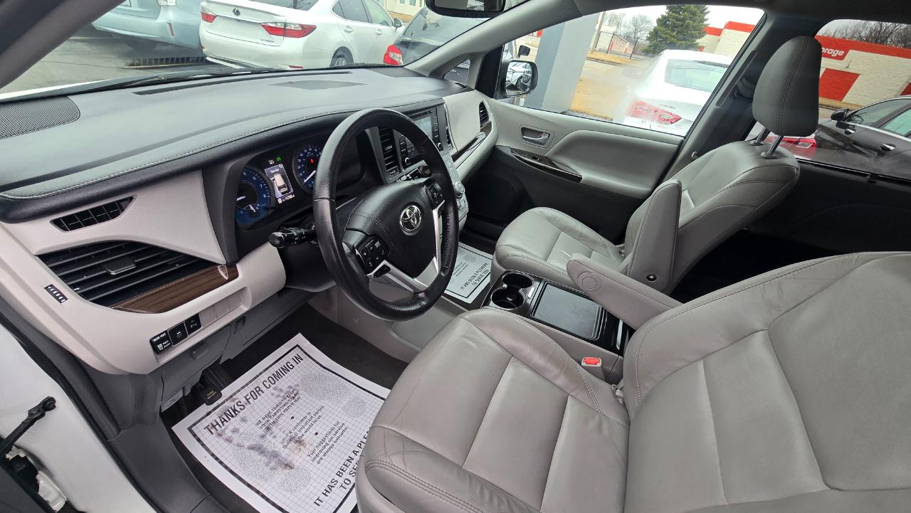 Toyota Sienna Limited Premium 7-Passenger 2018