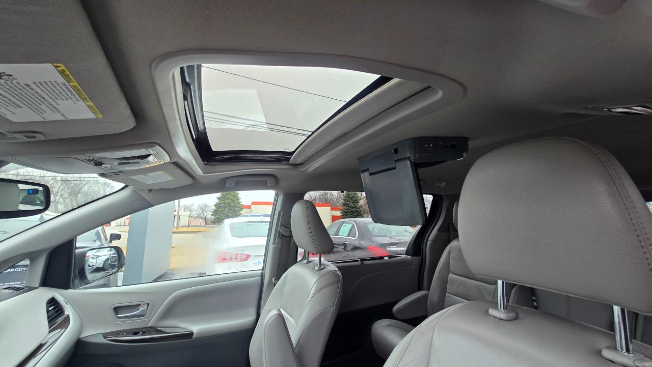 Toyota Sienna Limited Premium 7-Passenger 2018