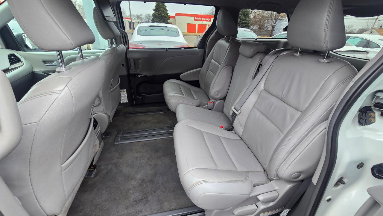 Toyota Sienna Limited Premium 7-Passenger 2018