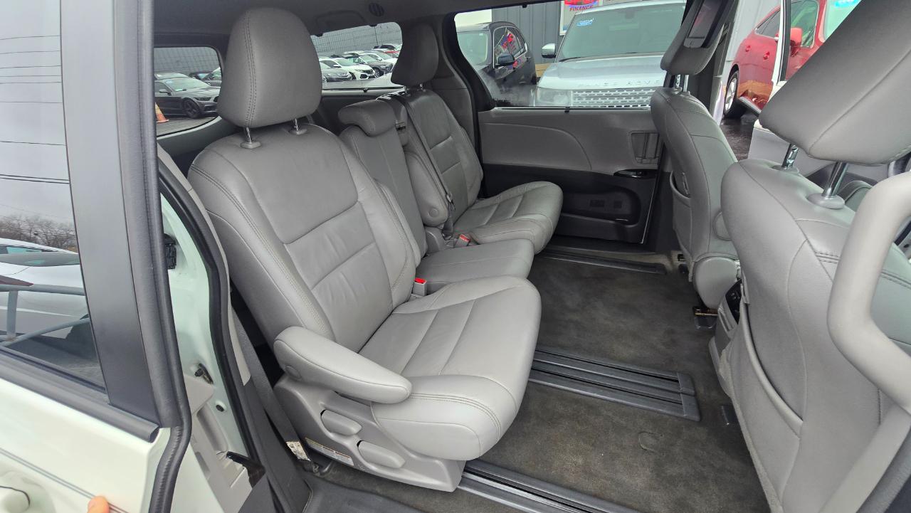 Toyota Sienna Limited Premium 7-Passenger 2018