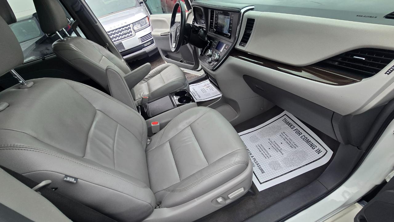 Toyota Sienna Limited Premium 7-Passenger 2018