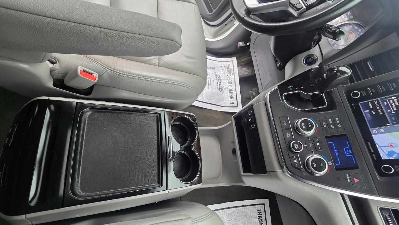 Toyota Sienna Limited Premium 7-Passenger 2018