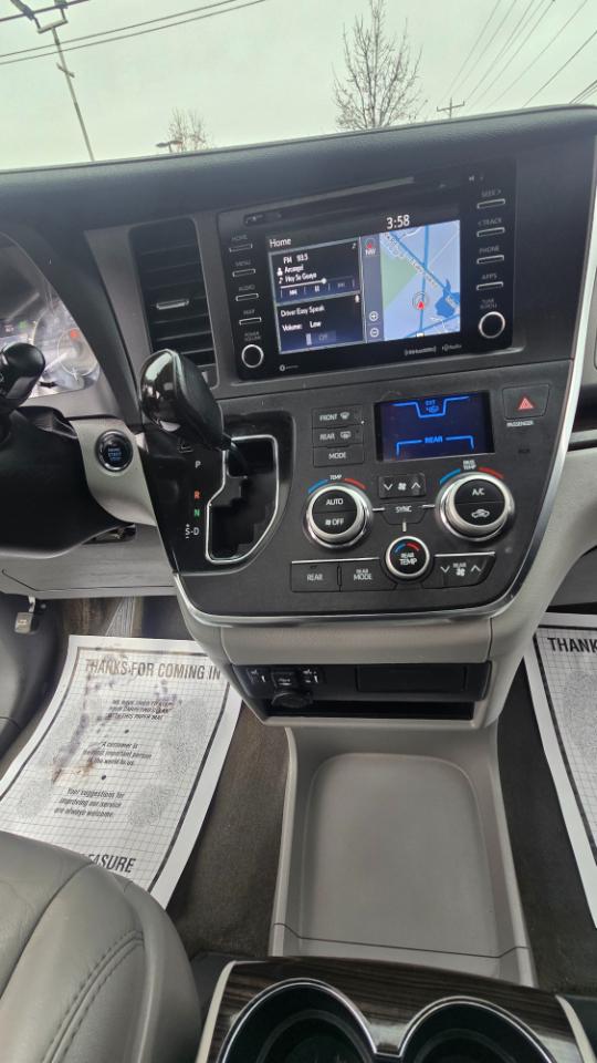Toyota Sienna Limited Premium 7-Passenger 2018