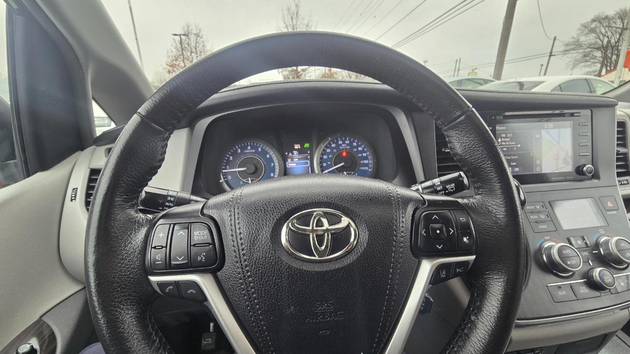 Toyota Sienna Limited Premium 7-Passenger 2018