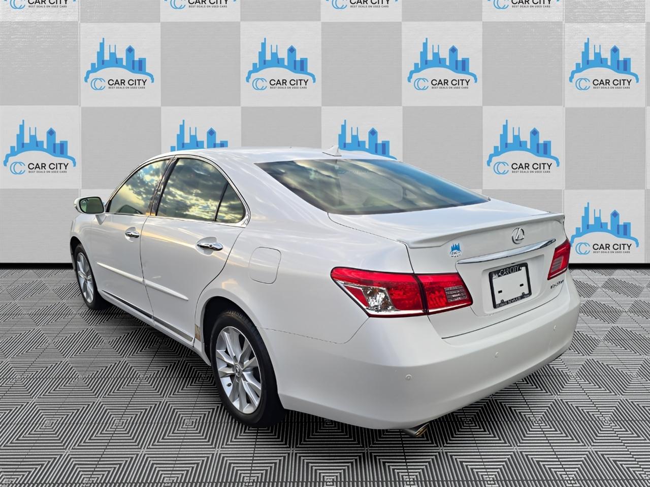 Lexus ES 350 Sedan 2011