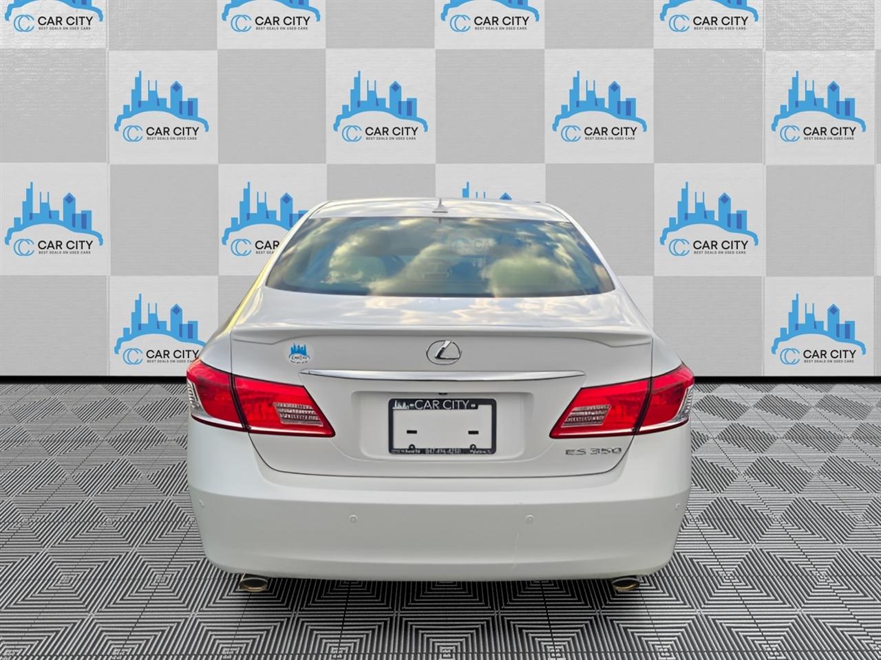 Lexus ES 350 Sedan 2011