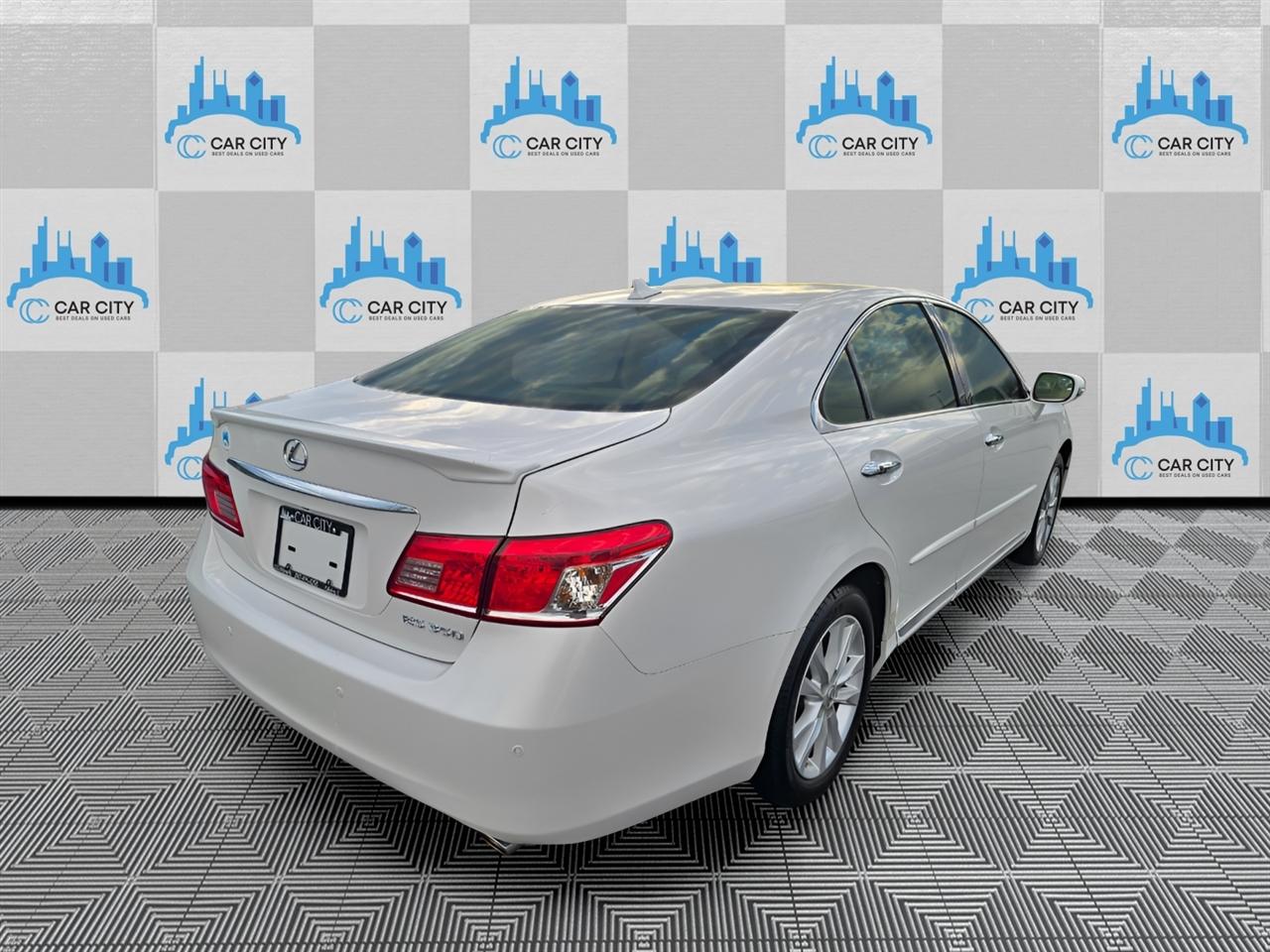 Lexus ES 350 Sedan 2011