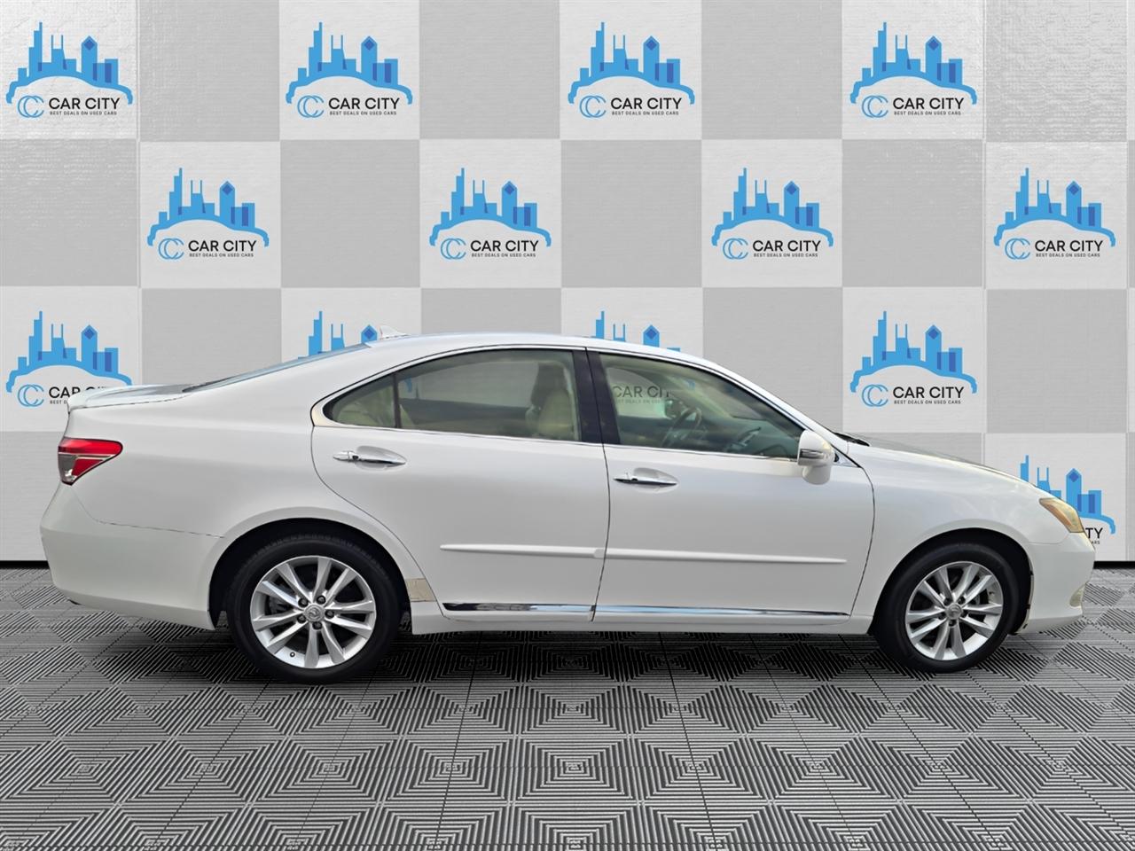Lexus ES 350 Sedan 2011