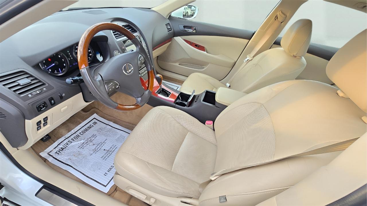 Lexus ES 350 Sedan 2011