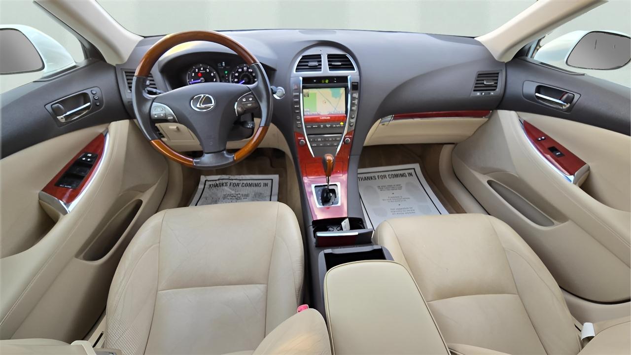 Lexus ES 350 Sedan 2011