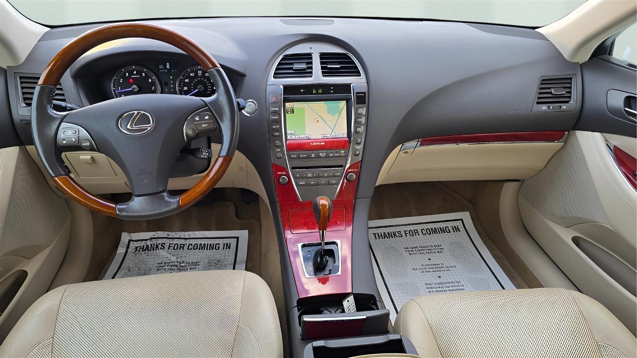 Lexus ES 350 Sedan 2011