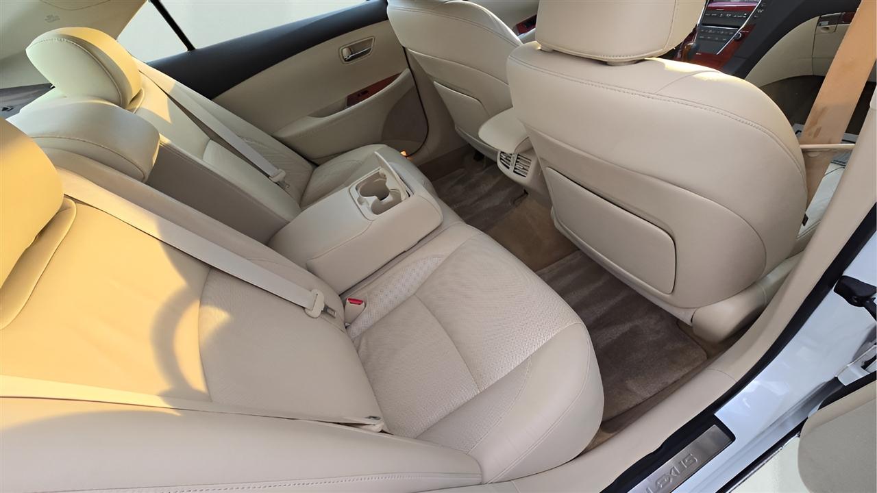 Lexus ES 350 Sedan 2011
