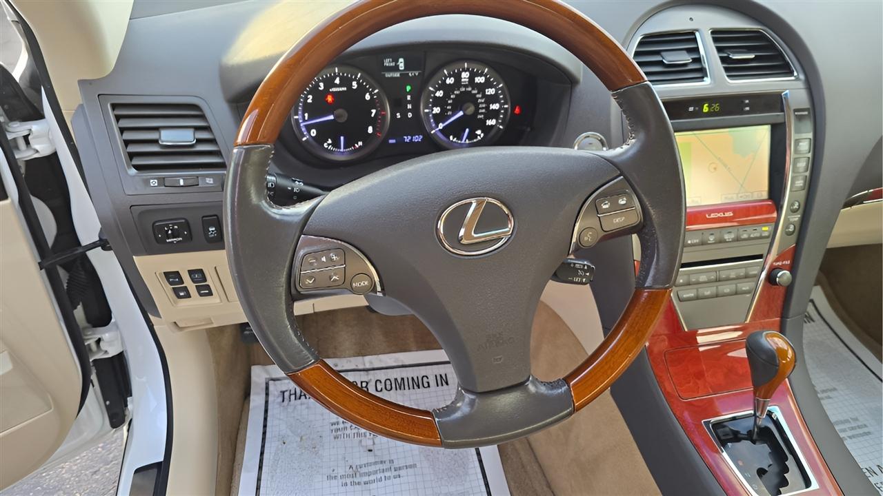 Lexus ES 350 Sedan 2011