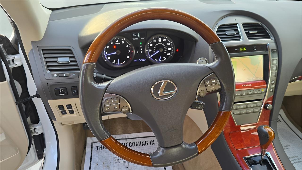 Lexus ES 350 Sedan 2011