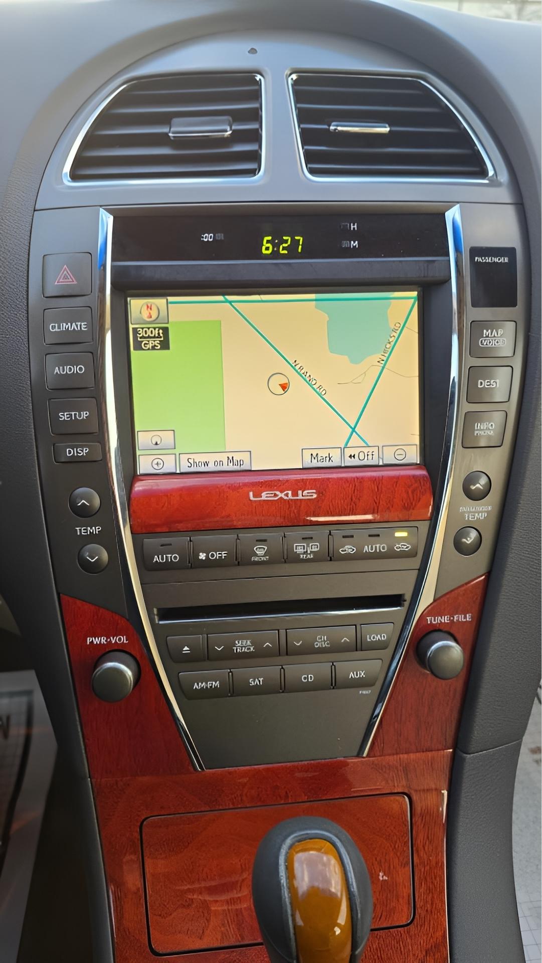 Lexus ES 350 Sedan 2011