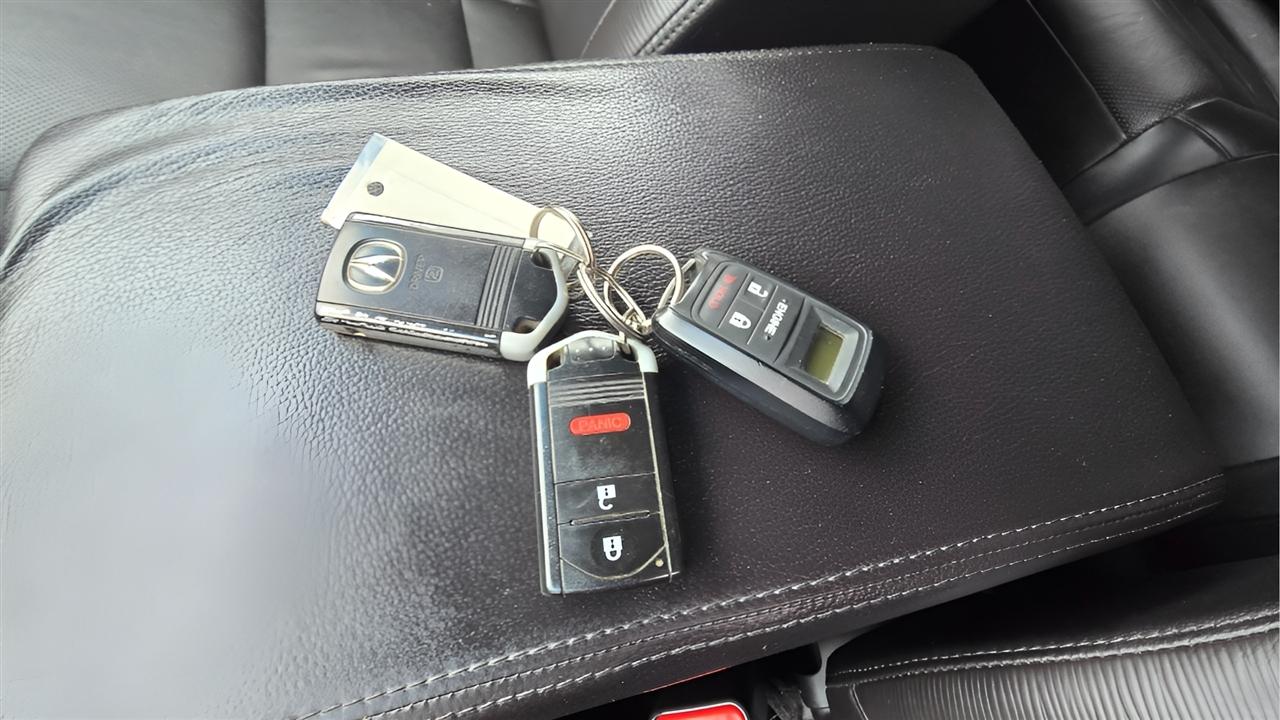 Acura RDX 6-Spd AT AWD 2013