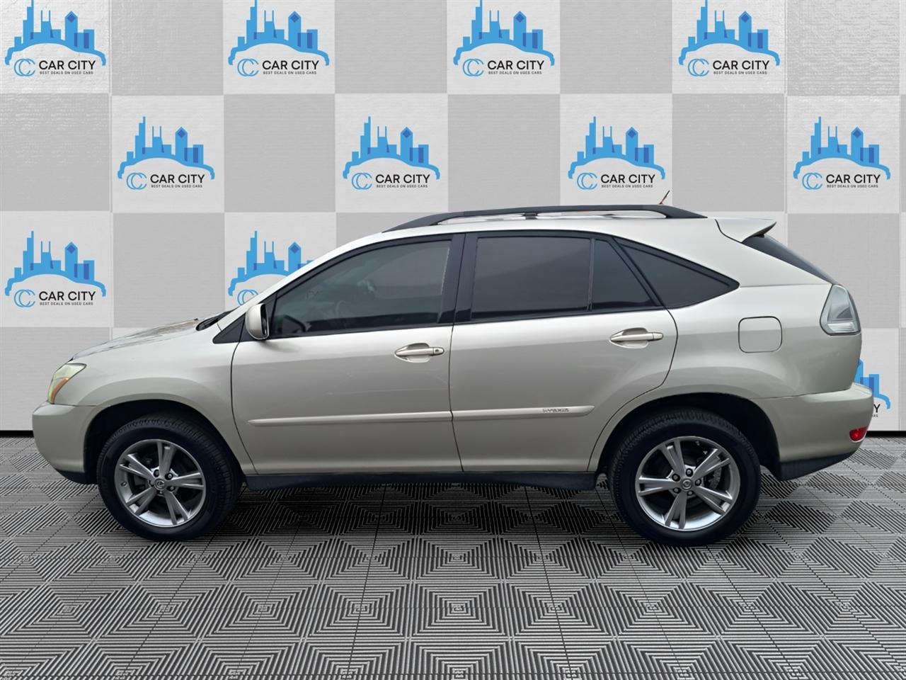 View vehicle photo 3