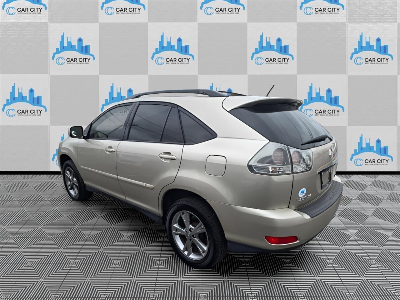 View vehicle photo 4