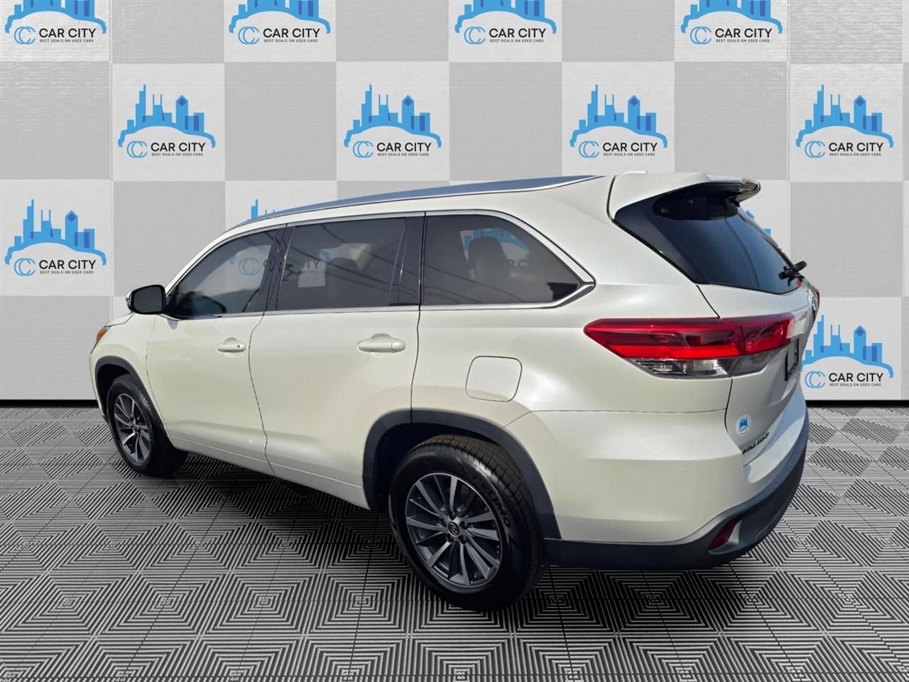 Toyota Highlander XLE Nav FWD V6 2018