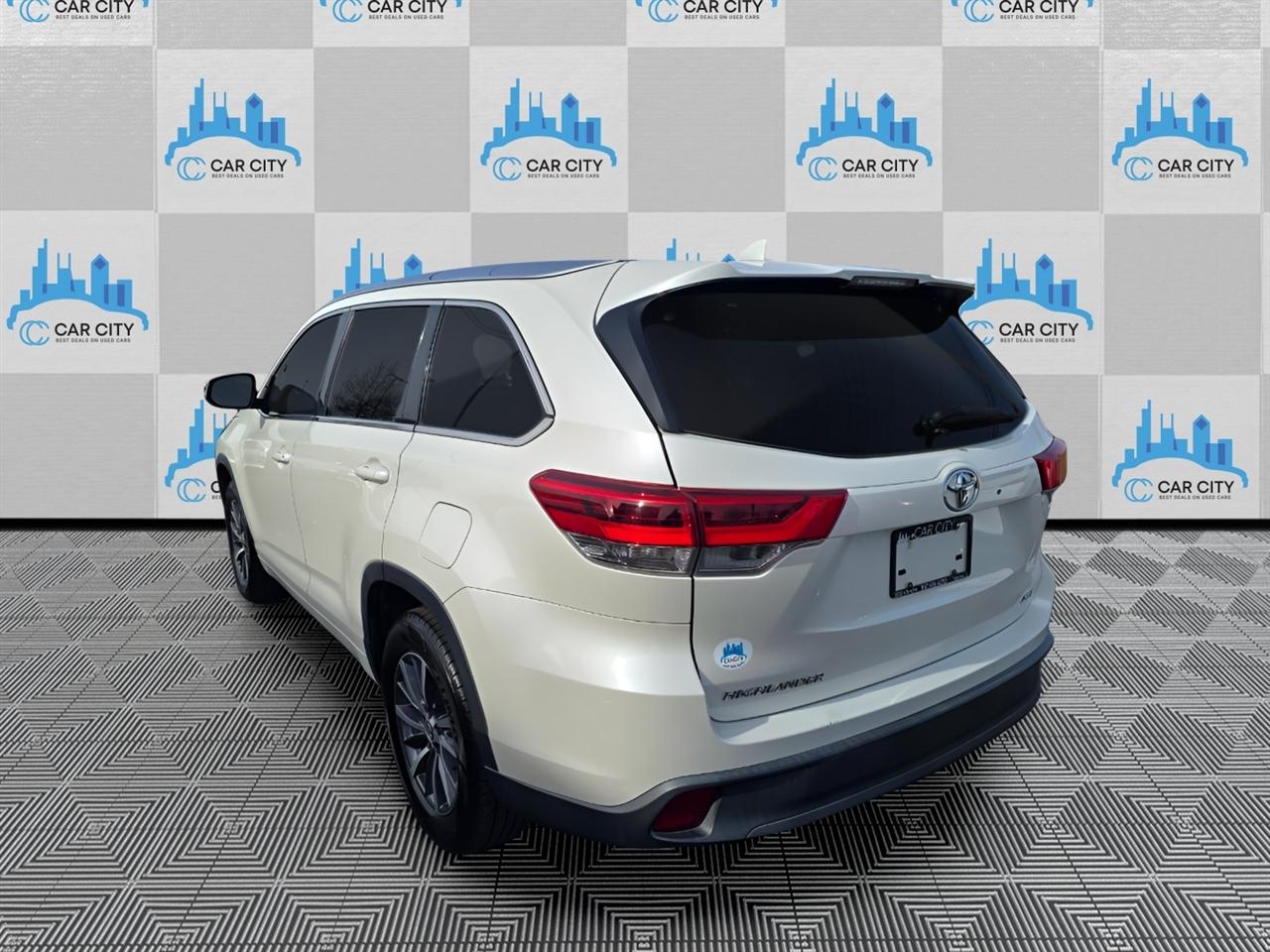 Toyota Highlander XLE Nav FWD V6 2018