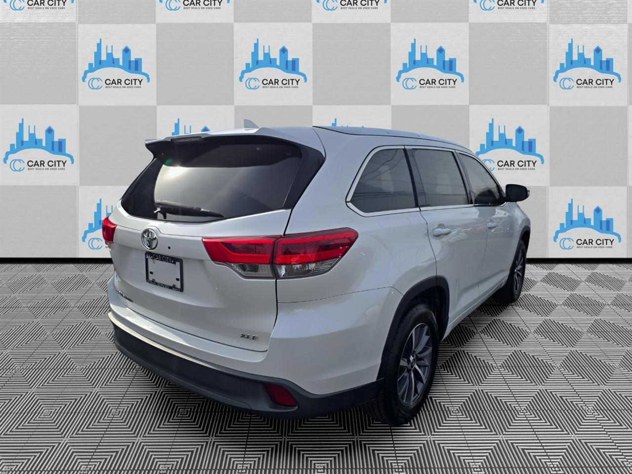Toyota Highlander XLE Nav FWD V6 2018