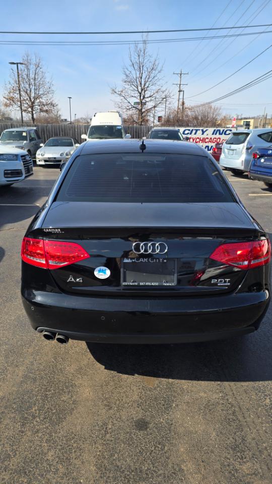 Audi A4 2.0T Sedan quattro Tiptronic 2011