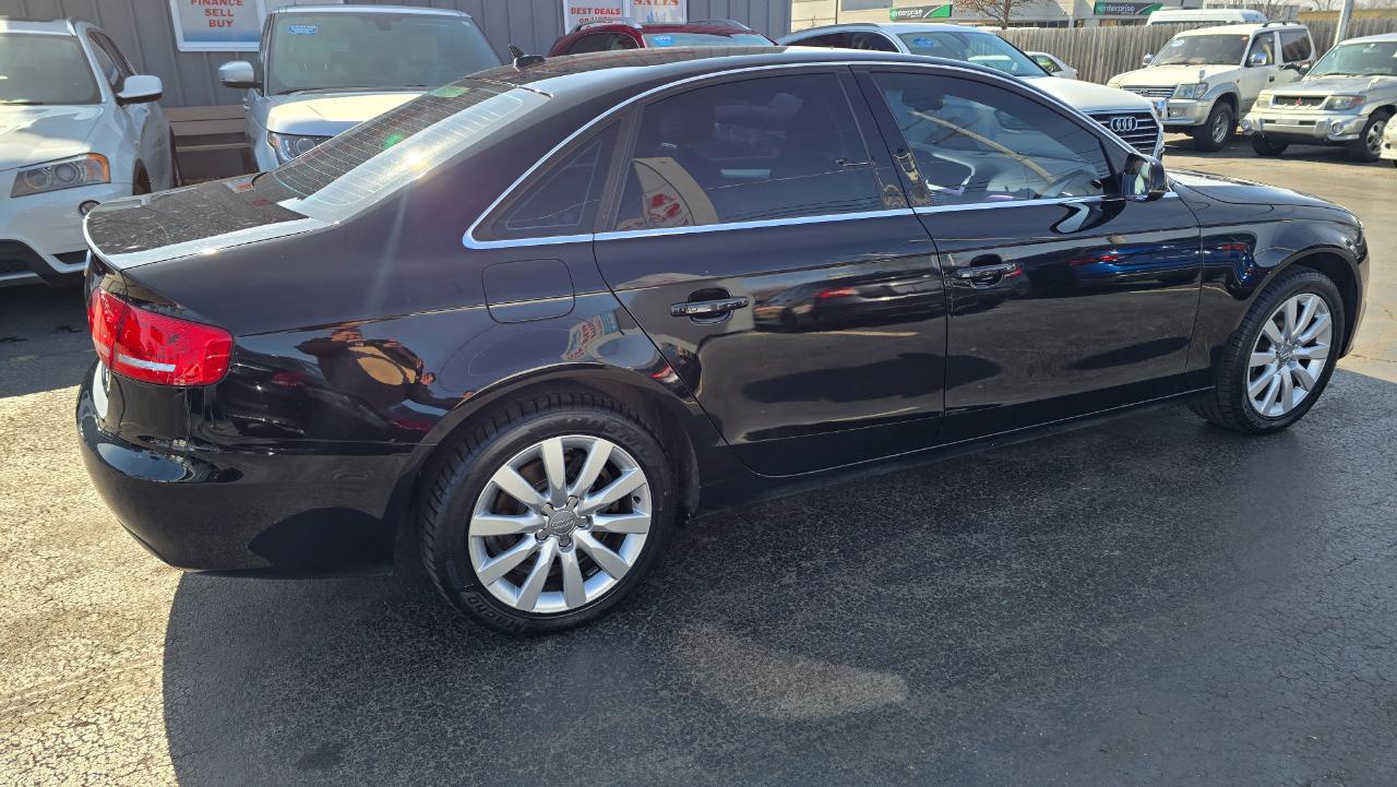 Audi A4 2.0T Sedan quattro Tiptronic 2011