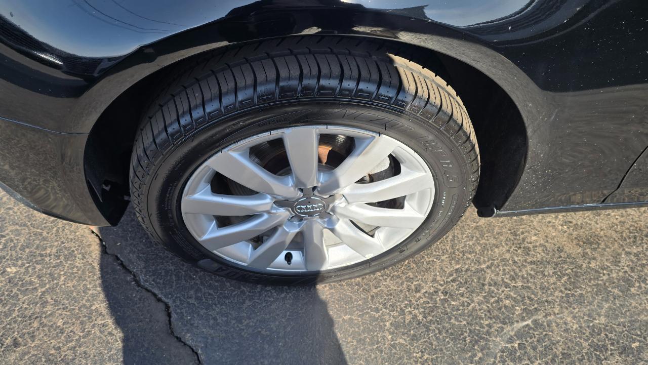 Audi A4 2.0T Sedan quattro Tiptronic 2011