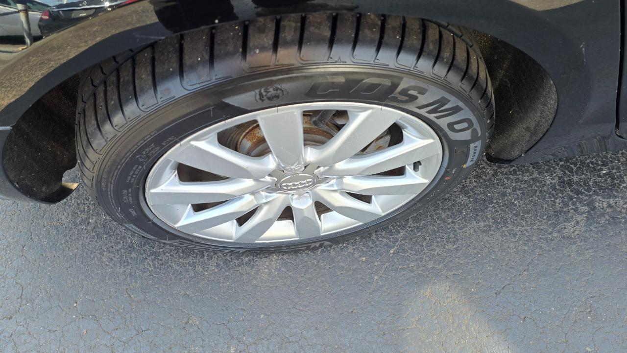 Audi A4 2.0T Sedan quattro Tiptronic 2011