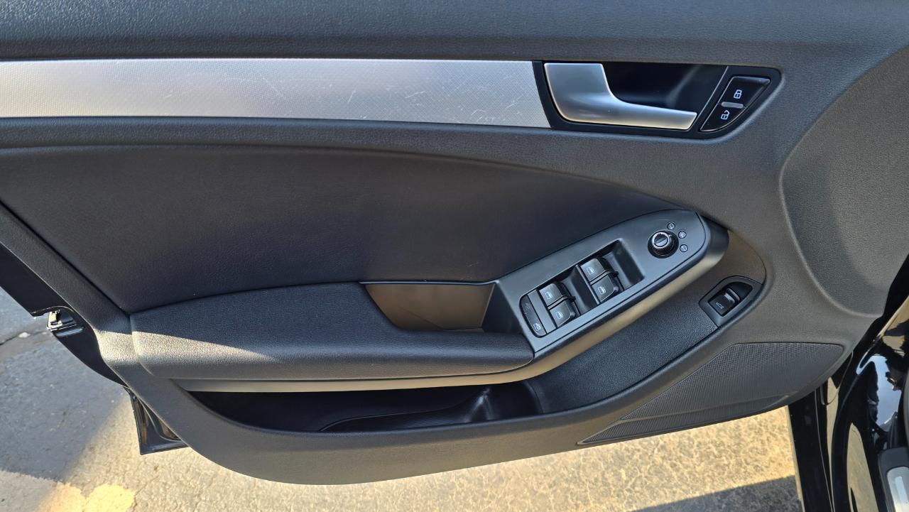 Audi A4 2.0T Sedan quattro Tiptronic 2011